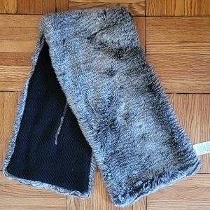 Stella & Dot reversible faux fur scarf